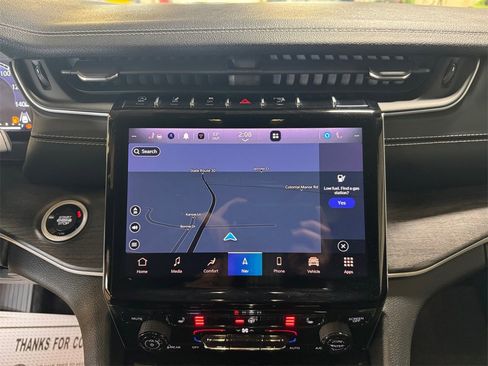 Used 2022 Jeep Grand Cherokee L Limited image 19