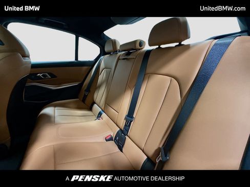 Used 2025 BMW 330i Sedan w/ Premium Package RWD image 13
