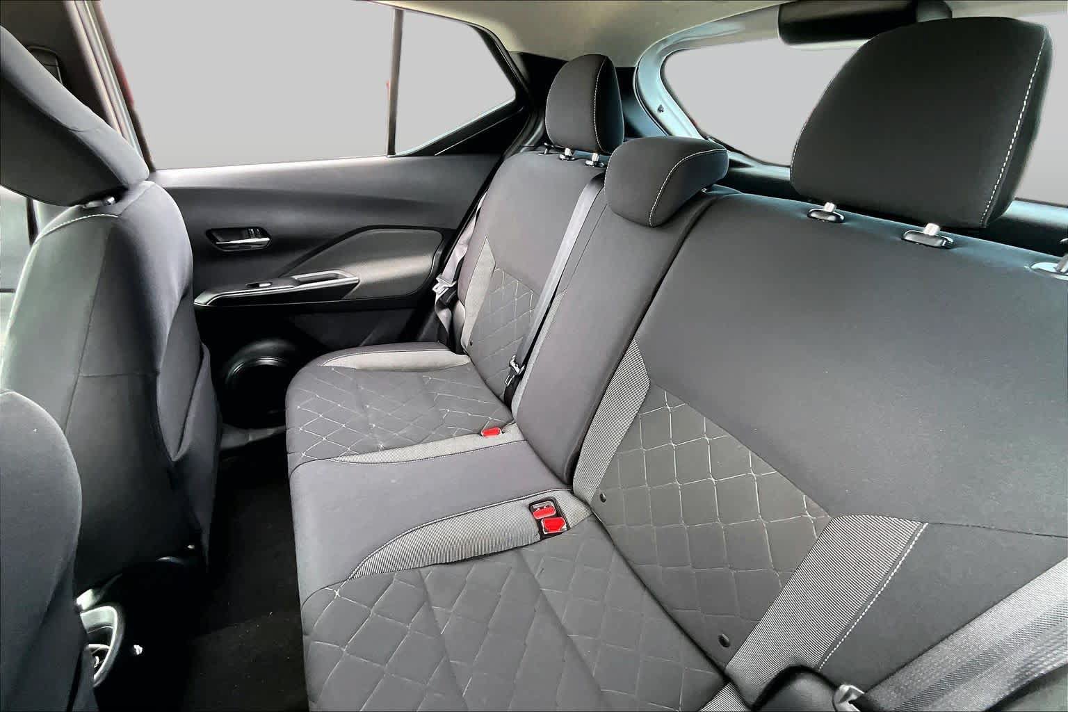 Used 2019 Nissan Kicks SV FWD image 19