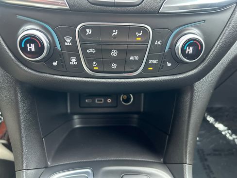 Used 2023 Chevrolet Equinox LT image 19