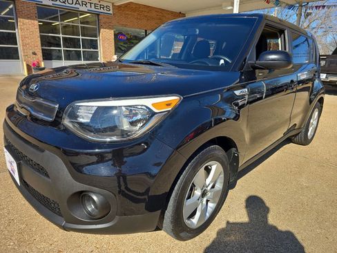 Used 2018 Kia Soul w/ Convenience Package image 1