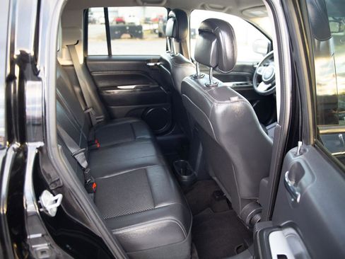 Used 2015 Jeep Compass Latitude image 21