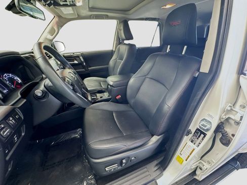 Used 2021 Toyota 4Runner Venture image 14