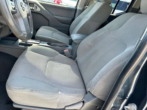 Used 2019 Nissan Frontier SV image 7