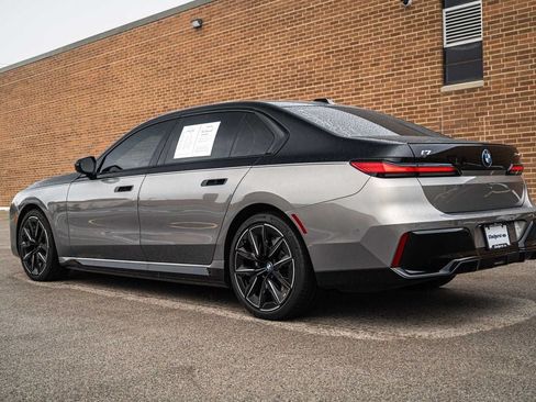Used 2023 BMW i7 xDrive60 AWD/4WD image 4