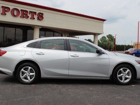 Used 2018 Chevrolet Malibu LS w/ LPO, Convenience Package 1 image 3