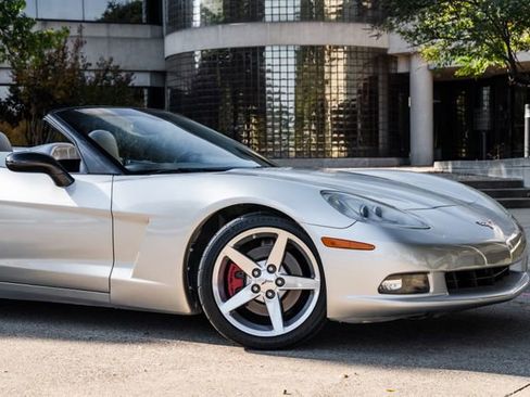 Used 2006 Chevrolet Corvette Convertible w/ Preferred Equipment Group image 32