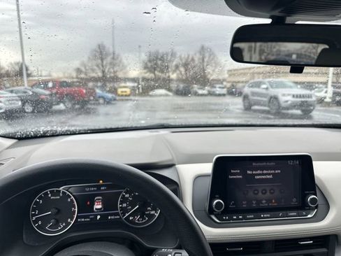 Certified 2023 Nissan Rogue SV image 12