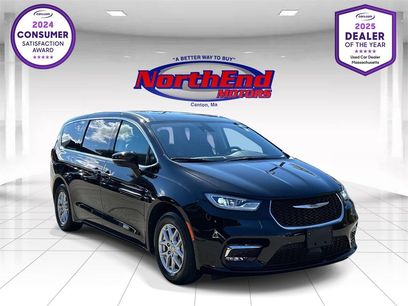 Used 2024 Chrysler Pacifica Touring-L