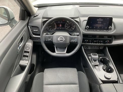 Used 2025 Nissan Rogue SV AWD/4WD image 15