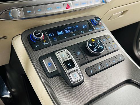 Used 2021 Hyundai Palisade Calligraphy image 9