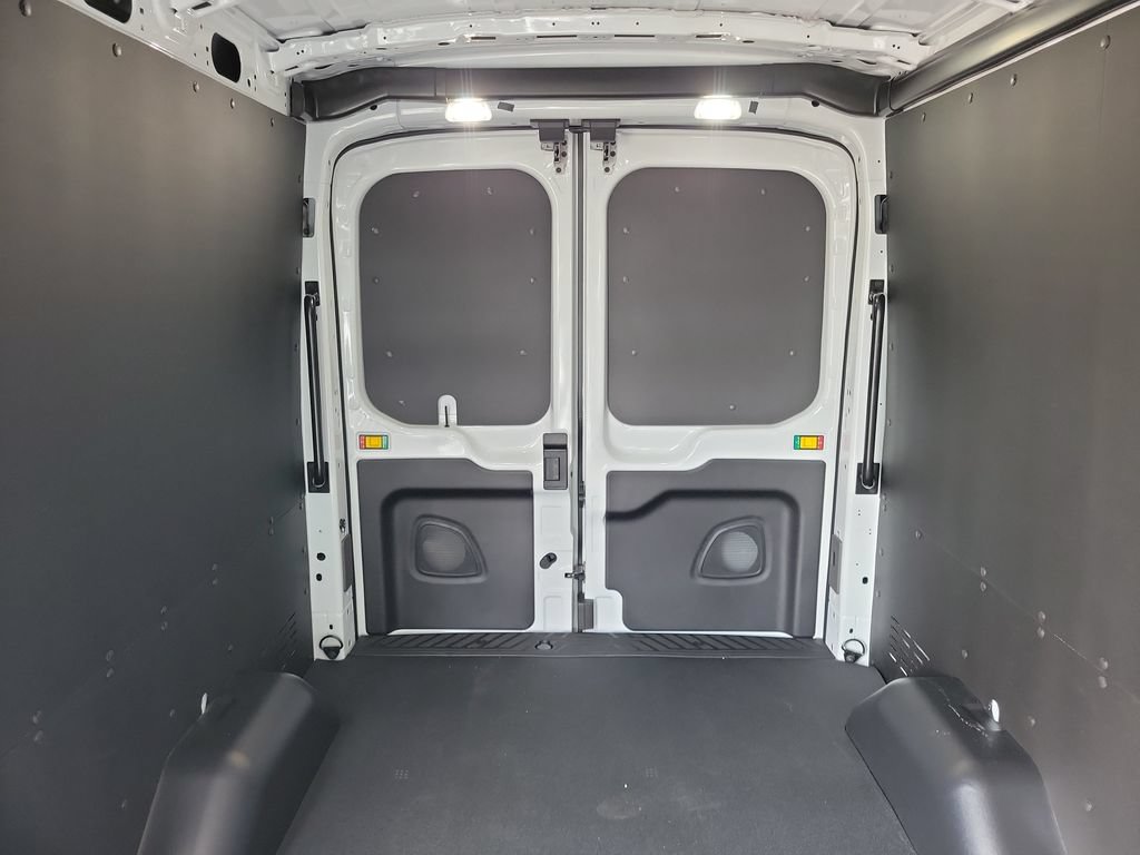 New 2026 Ford Transit 250 148 Medium Roof w/ Load Area Protection Package RWD image 17