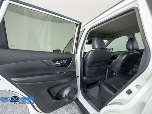 Used 2019 Nissan Rogue SL w/ Premium Package AWD/4WD image 26