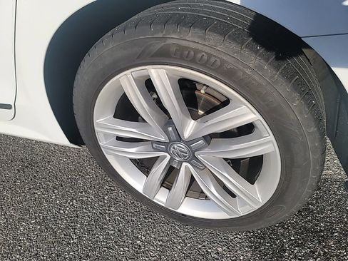Used 2017 Volkswagen Passat 1.8T SE image 6