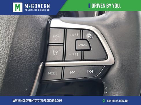 Used 2023 Toyota Highlander Platinum AWD/4WD image 18