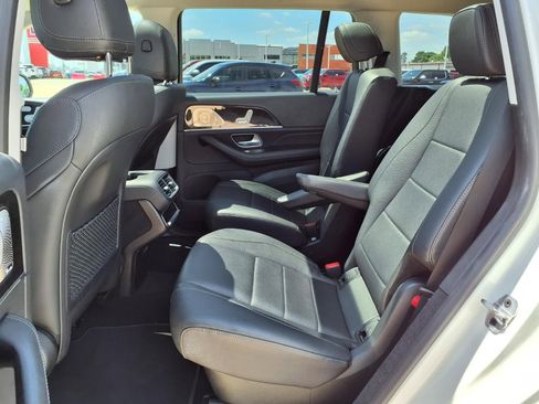 Used 2023 Mercedes-Benz GLS 450 4MATIC image 17