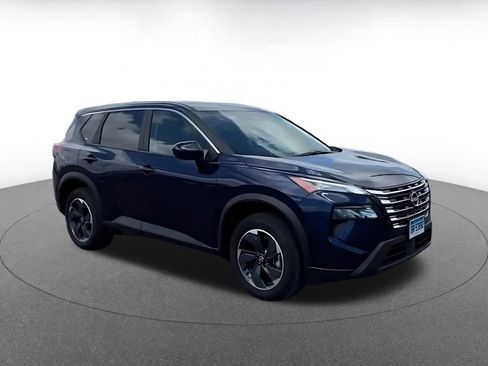 Used 2025 Nissan Rogue SV AWD/4WD image 2