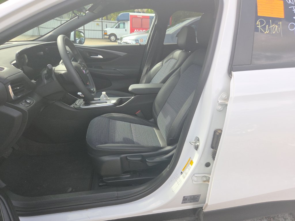 Used 2026 Buick Envista Preferred FWD image 3