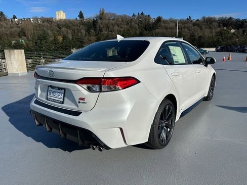 New 2026 Toyota Corolla SE image 3