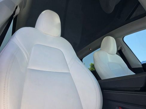 Used 2025 Tesla Model Y Long Range AWD/4WD image 21