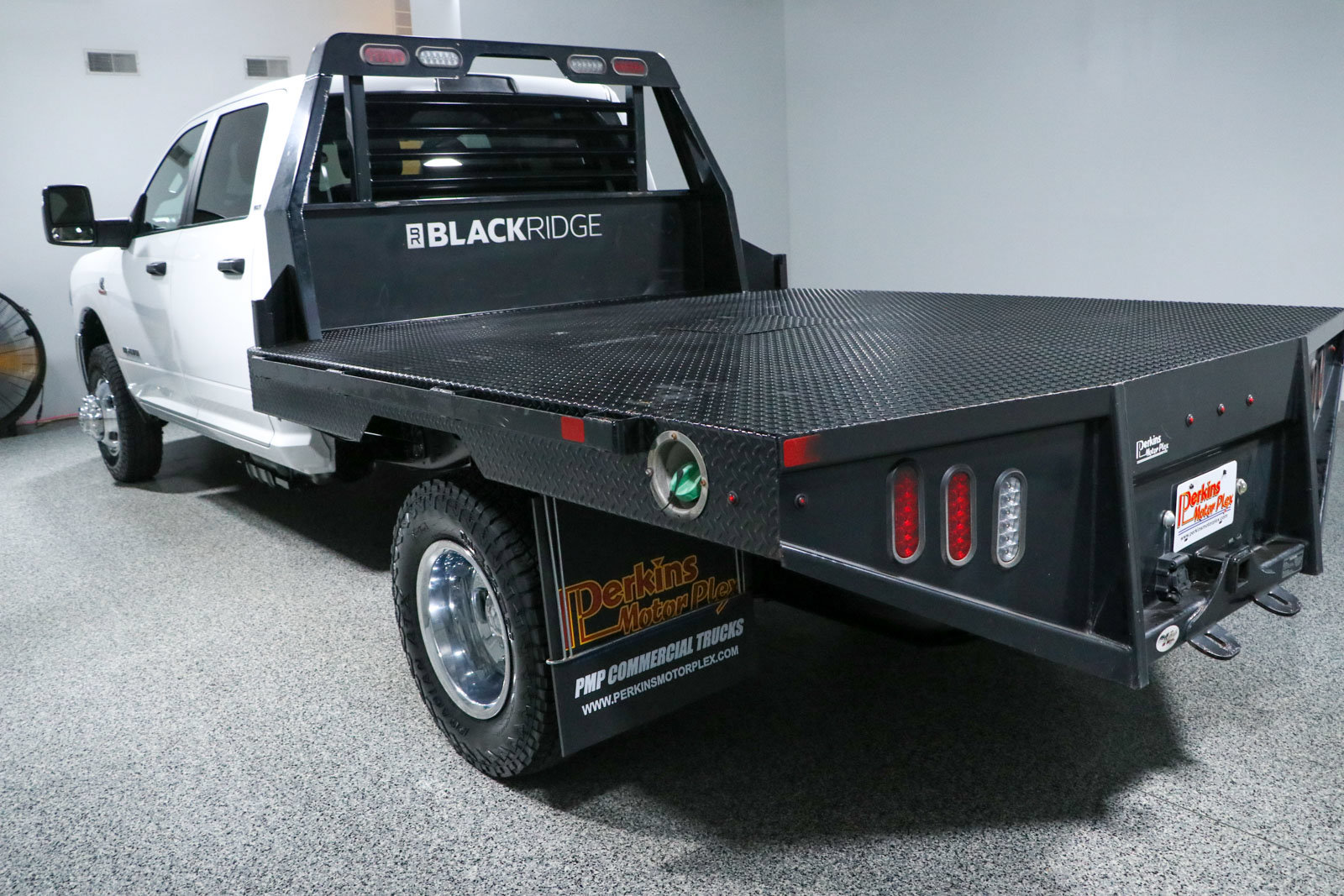 Used 2024 RAM 3500 SLT w/ Quick Order Package 2YG SLT AWD/4WD image 9