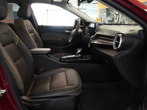 Used 2024 Chevrolet Trax ACTIV w/ Sunroof Package FWD image 33