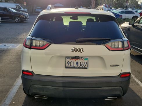 Used 2021 Jeep Cherokee Latitude Lux w/ Comfort/Convenience Group FWD image 4