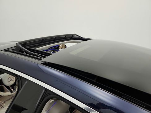 Used 2023 Mercedes-Benz EQS 580 4MATIC Sedan image 19