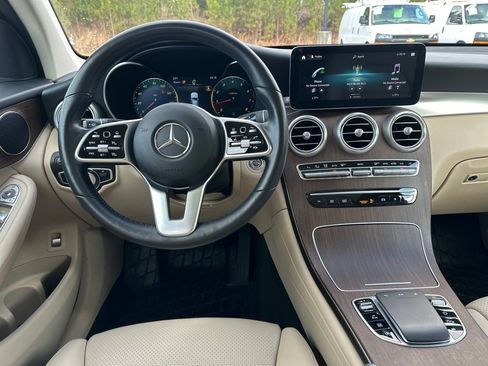 Certified 2022 Mercedes-Benz GLC 300 GLC 300 image 2