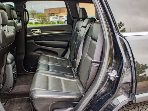 Used 2019 Jeep Grand Cherokee Limited w/ Luxury Group II image 15