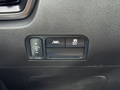 Used 2022 Kia Sorento S image 16