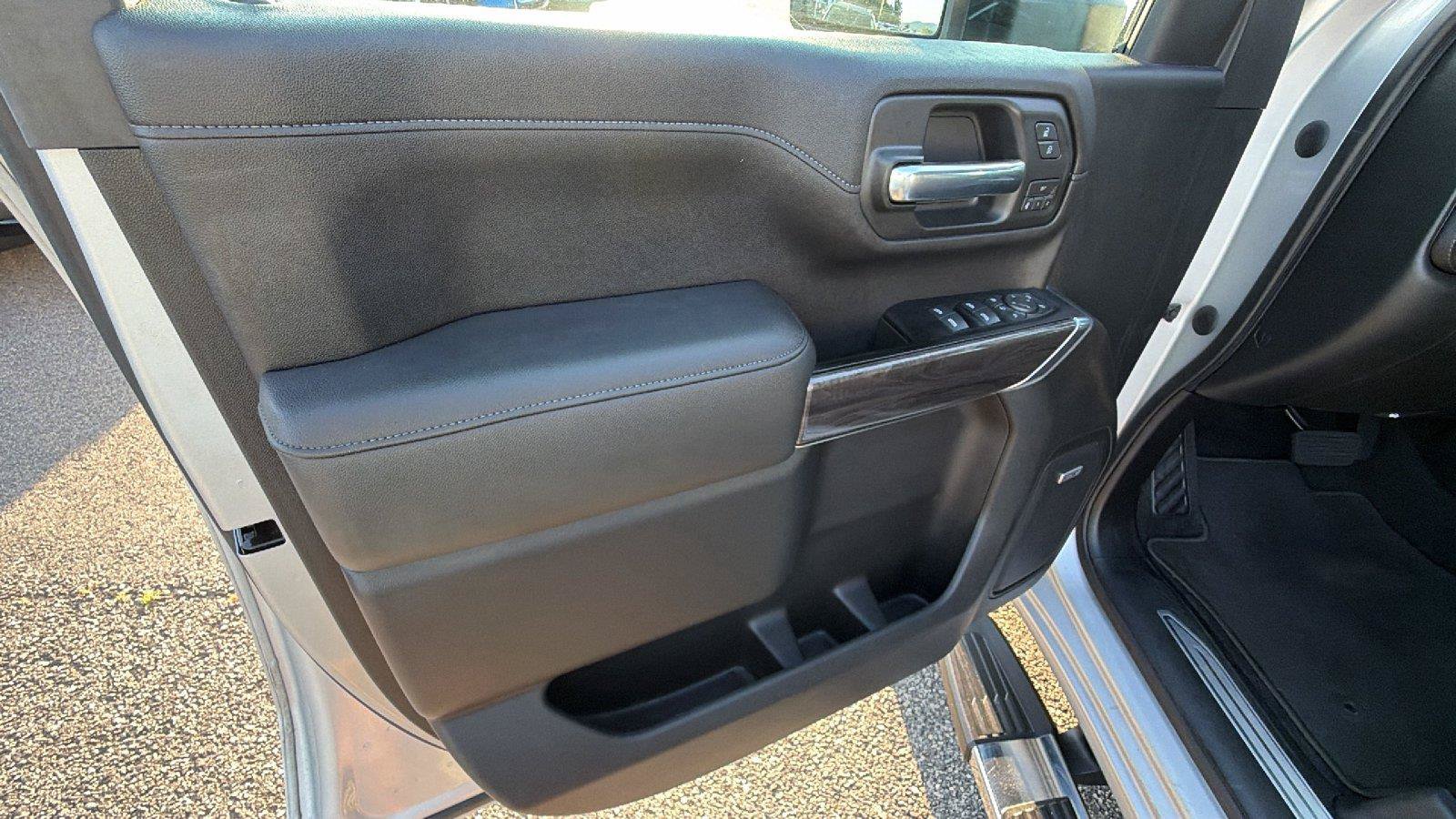 Used 2020 Chevrolet Silverado 3500 LTZ AWD/4WD image 14