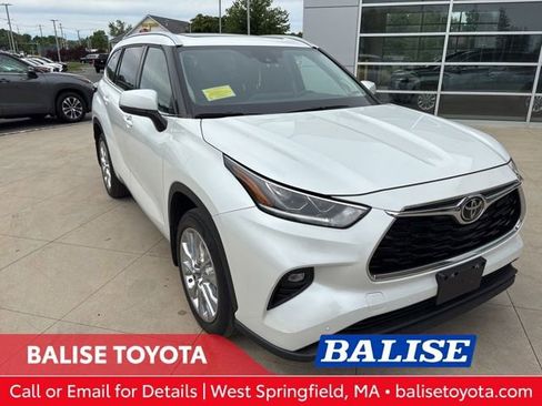 Used 2023 Toyota Highlander Limited AWD/4WD image 1