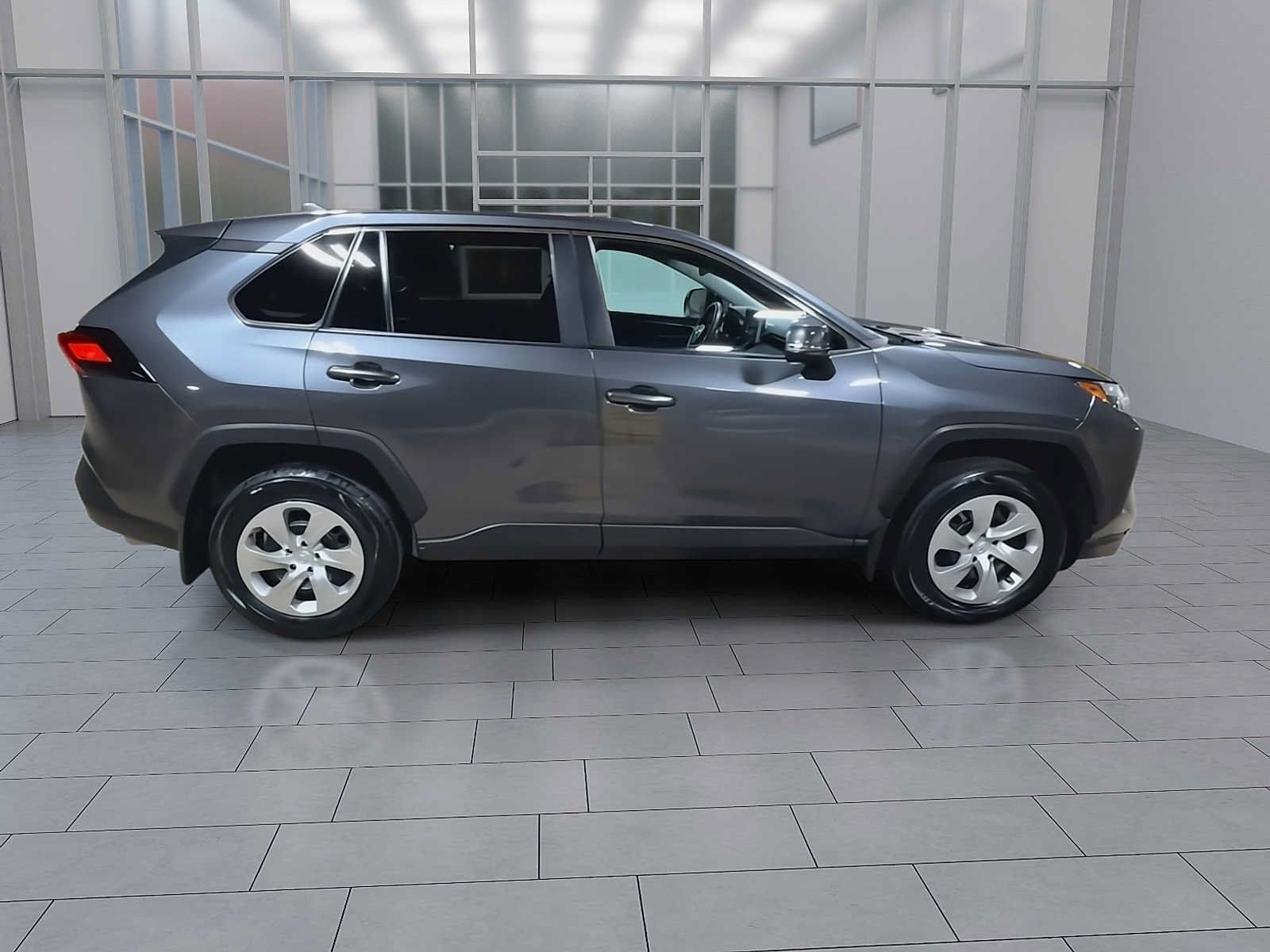 Used 2023 Toyota RAV4 LE AWD/4WD image 9