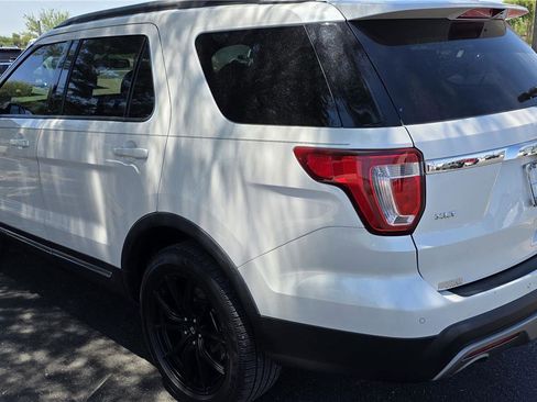 Used 2016 Ford Explorer XLT w/ Equipment Group 201A FWD image 7