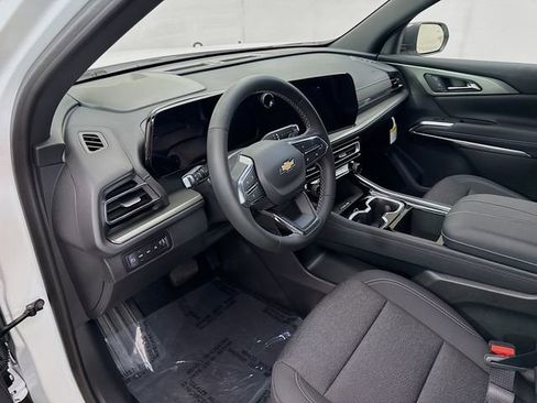 New 2026 Chevrolet Traverse LT image 11