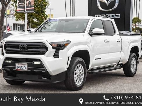 Used 2025 Toyota Tacoma SR5 AWD/4WD image 3