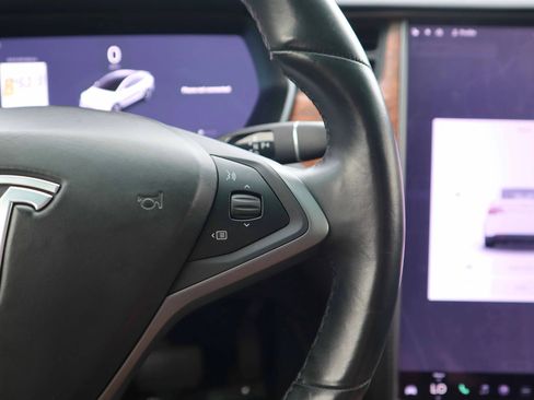 Used 2020 Tesla Model X Long Range AWD/4WD image 18
