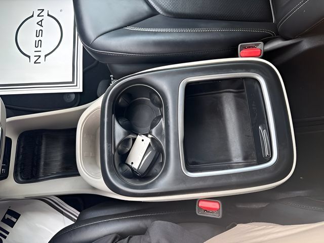 Used 2024 Chrysler Pacifica Touring-L FWD image 19