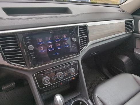 Used 2023 Volkswagen Atlas SEL AWD/4WD image 17