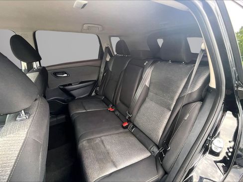 Used 2021 Nissan Rogue SV AWD/4WD image 24