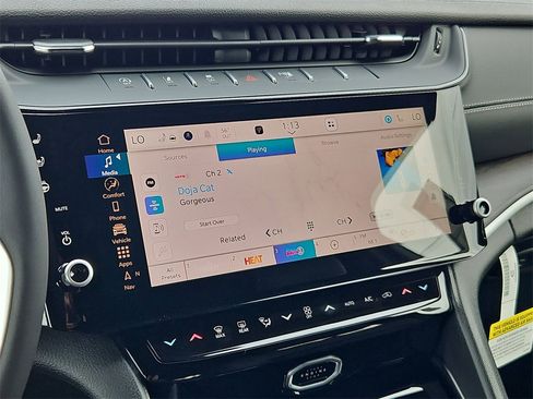 New 2026 Jeep Grand Cherokee Limited image 17