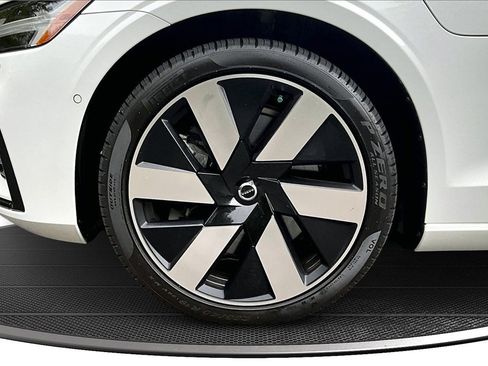 Used 2024 Volvo S60 T8 Ultimate w/ Climate Package image 30