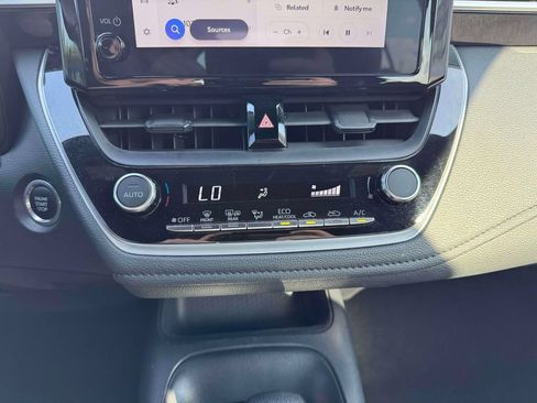 Used 2023 Toyota Corolla SE FWD image 31