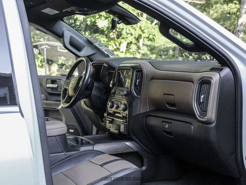 Used 2022 Chevrolet Silverado 3500 High Country w/ Technology Package AWD/4WD image 52