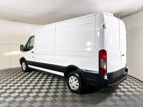 Used 2023 Ford E-Transit Medium Roof image 5