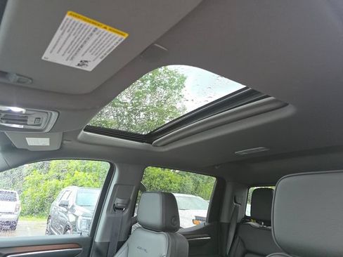 New 2026 GMC Sierra 1500 Denali w/ Denali Reserve Package AWD/4WD image 4