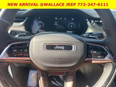 Used 2025 Jeep Grand Cherokee L Summit AWD/4WD image 7