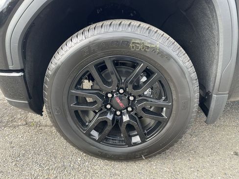 New 2026 GMC Sierra 1500 Elevation image 32
