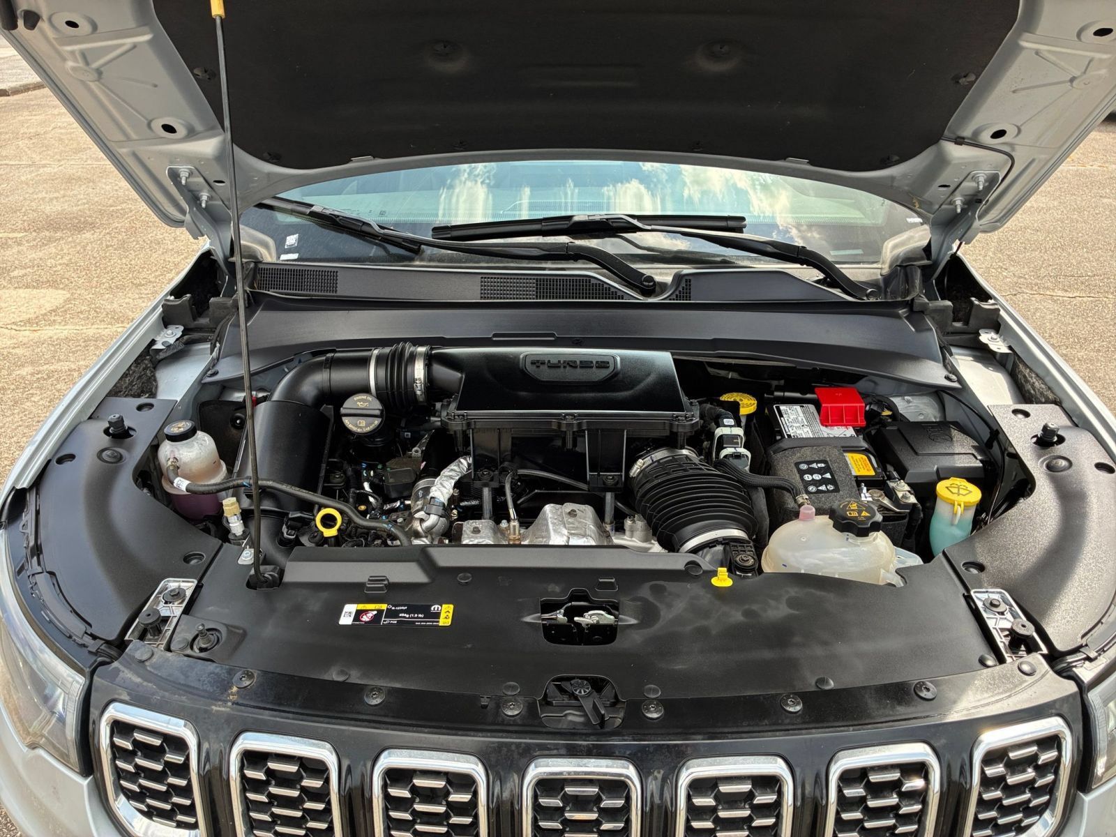 Used 2025 Jeep Compass Limited AWD/4WD image 32
